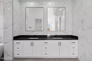 22423 N 54th Pl, Phoenix, AZ 85054 - Photo 98