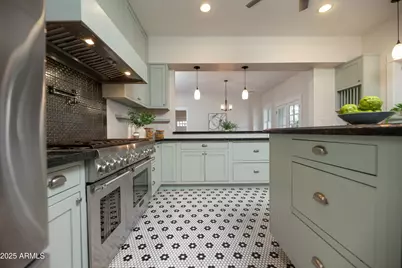 69 W Lynwood Street, Phoenix, AZ 85003 - Photo 12