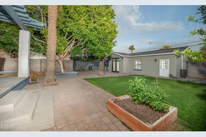 69 W Lynwood Street, Phoenix, AZ 85003 - Photo 48