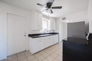 1915 N 26th Pl, Phoenix, AZ 85008 - Photo 8