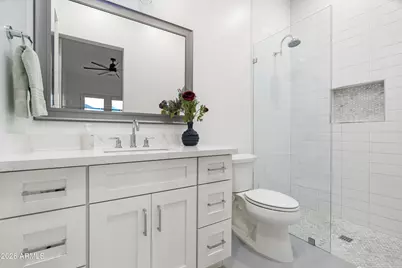 4223 N 41st Place, Phoenix, AZ 85018 - Photo 16