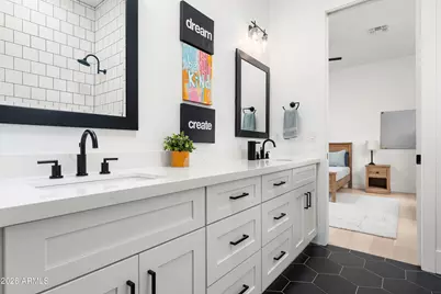 4223 N 41st Place, Phoenix, AZ 85018 - Photo 18