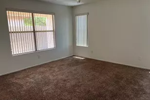 4621 E Abraham Ln, Phoenix, AZ 85050 - Photo 4