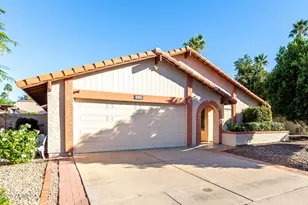 2236 W Kiowa Cir, Mesa, AZ 85202 - Photo 2