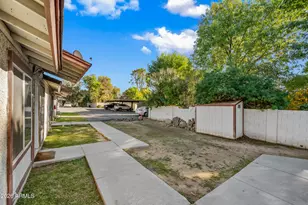 520 W Clark St, Mesa, AZ 85201 - Photo 2