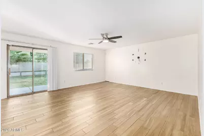 2391 W Allens Peak Drive, San Tan Valley, AZ 85144 - Photo 8