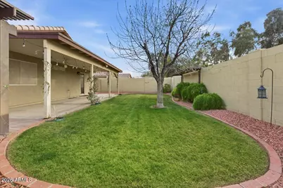 7106 N 41st Lane, Phoenix, AZ 85051 - Photo 18