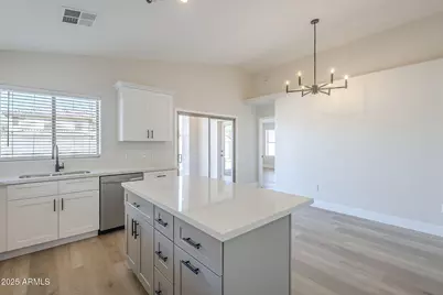 2518 W Carson Road, Phoenix, AZ 85041 - Photo 14