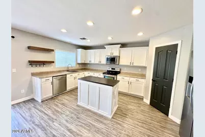 11569 W Cinnabar Avenue, Youngtown, AZ 85363 - Photo 8