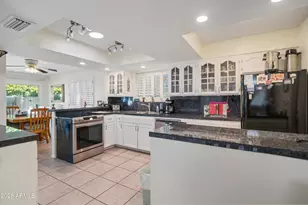 6330 E Catalina Dr, Scottsdale, AZ 85251 - Photo 2