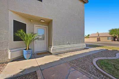 821 E Kesler Lane, Chandler, AZ 85225 - Photo 2