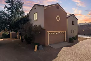 1332 E Dunbar Dr, Phoenix, AZ 85042 - Photo 1