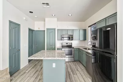 1332 E Dunbar Drive, Phoenix, AZ 85042 - Photo 10