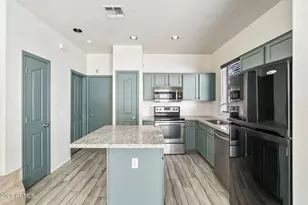 1332 E Dunbar Dr, Phoenix, AZ 85042 - Photo 10