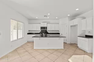 2535 W Lucia Dr, Phoenix, AZ 85085 - Photo 4