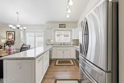 8623 W Paradise Lane, Peoria, AZ 85382 - Photo 6