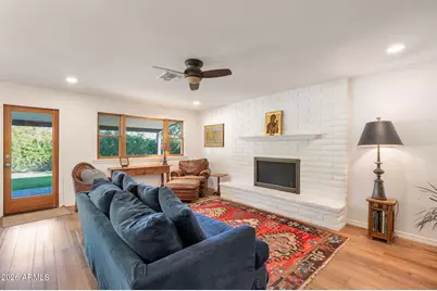 3730 E Mercer Lane, Phoenix, AZ 85028 - Photo 6