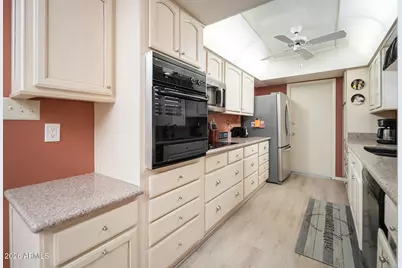 19221 N Sombrero Circle, Sun City, AZ 85373 - Photo 22