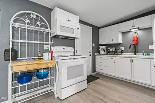 101 E Yuma St, Huachuca City, AZ 85616 - Photo 8