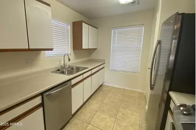 3310 S 66th Lane, Phoenix, AZ 85043 - Photo 12