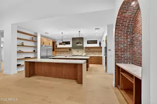 4434 E Mitchell Dr, Phoenix, AZ 85018 - Photo 4