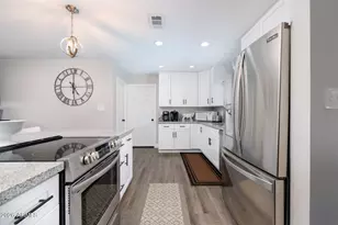 8714 E MacKenzie Dr, Scottsdale, AZ 85251 - Photo 4