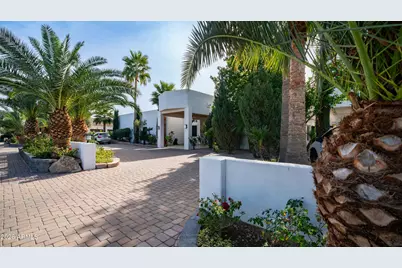 9900 E Luxury Assisted Living Boulevard, Scottsdale, AZ 85260 - Photo 2