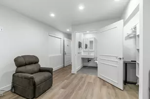 9900 E Luxury Assisted Living Blvd, Scottsdale, AZ 85260 - Photo 46