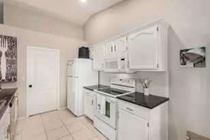 1298 E Brenda Dr, Casa Grande, AZ 85122 - Photo 12