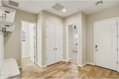 18125 N 65th Place, Phoenix, AZ 85054 - Photo 14