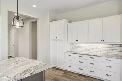 18125 N 65th Place, Phoenix, AZ 85054 - Photo 8