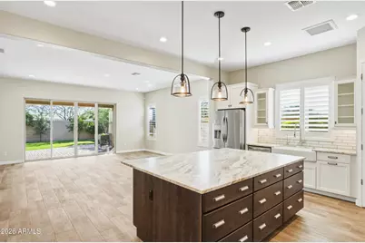 18125 N 65th Place, Phoenix, AZ 85054 - Photo 6