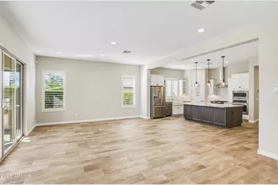 18125 N 65th Place, Phoenix, AZ 85054 - Photo 10