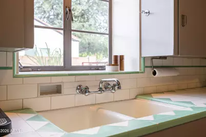 530 W Wilshire Drive, Phoenix, AZ 85003 - Photo 24