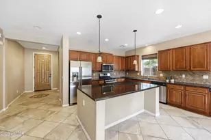 7039 W Katharine Way, Peoria, AZ 85383 - Photo 8