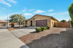 9937 W Andrea Dr, Peoria, AZ 85383 - Photo 2