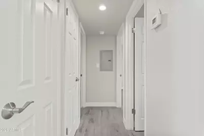 35 W Medlock Drive #4, Phoenix, AZ 85013 - Photo 10