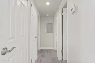 35 W Medlock Dr, Phoenix, AZ 85013 - Photo 10