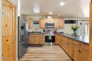 37115 S Rincon Rd, Wickenburg, AZ 85390 - Photo 4