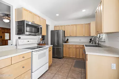 4013 E Indianola Avenue, Phoenix, AZ 85018 - Photo 2