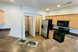 44577 W Yucca Ln, Maricopa, AZ 85138 - Photo 2