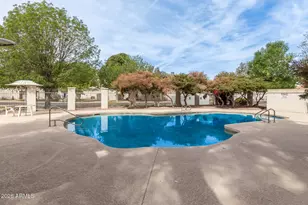 948 S Alma School Rd, Mesa, AZ 85210 - Photo 16