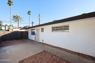 3022 N 37th St, Phoenix, AZ 85018 - Photo 2