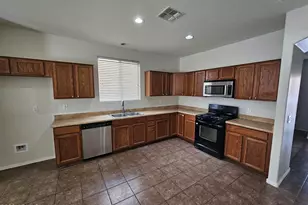 238 N 174th Dr, Goodyear, AZ 85338 - Photo 2