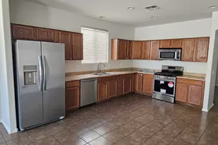 238 N 174th Dr, Goodyear, AZ 85338 - Photo 4