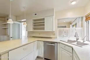 10077 E Calle De Cielo Cir, Scottsdale, AZ 85258 - Photo 12