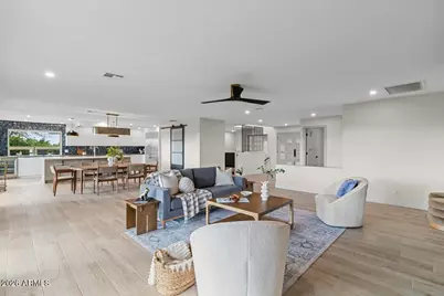 15615 N 8th Place, Phoenix, AZ 85022 - Photo 8