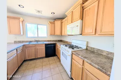 712 W Baldwin Loop, Coolidge, AZ 85128 - Photo 8