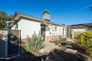 2207 N Edgemere St, Phoenix, AZ 85006 - Photo 46