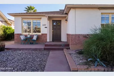 2207 N Edgemere Street, Phoenix, AZ 85006 - Photo 2
